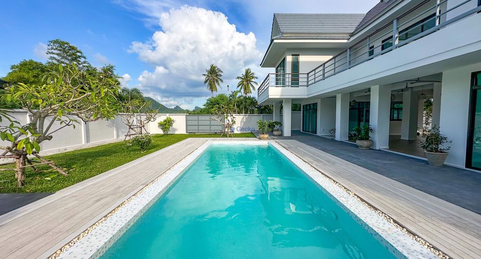 Haus zum Kauf mit 4 Zimmer in Sattahip, Chonburi