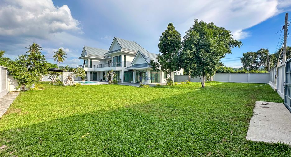 Haus zum Kauf mit 4 Zimmer in Sattahip, Chonburi