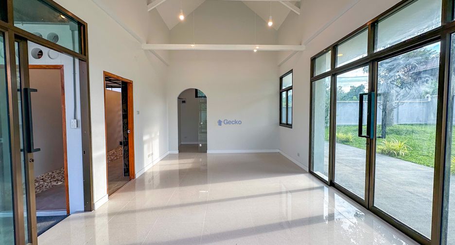 Haus zum Kauf mit 4 Zimmer in Sattahip, Chonburi
