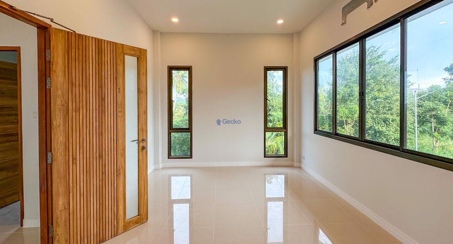 Haus zum Kauf mit 4 Zimmer in Sattahip, Chonburi
