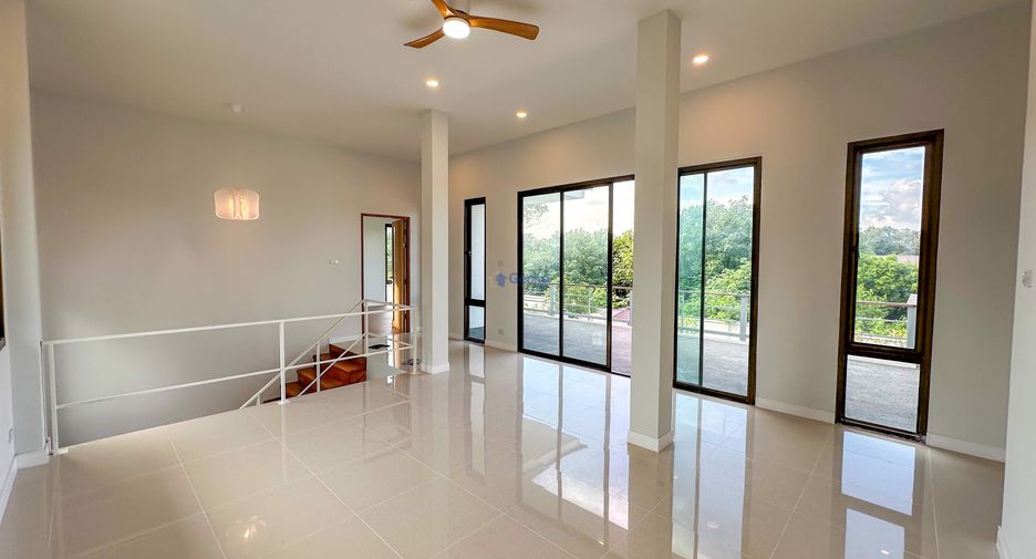 Haus zum Kauf mit 4 Zimmer in Sattahip, Chonburi