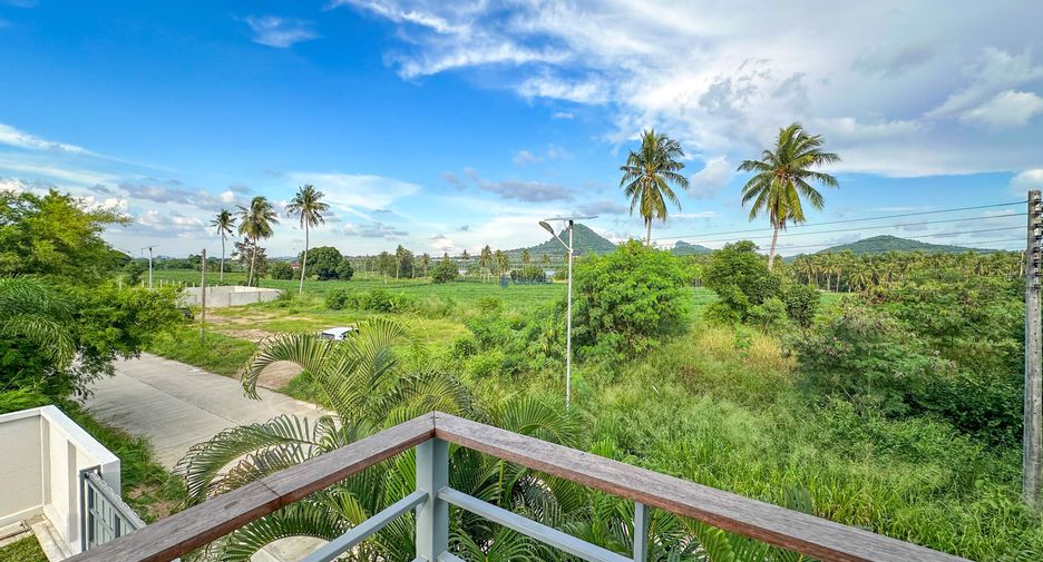Haus zum Kauf mit 4 Zimmer in Sattahip, Chonburi