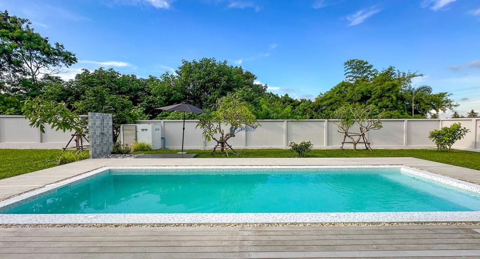 Haus zum Kauf mit 4 Zimmer in Sattahip, Chonburi