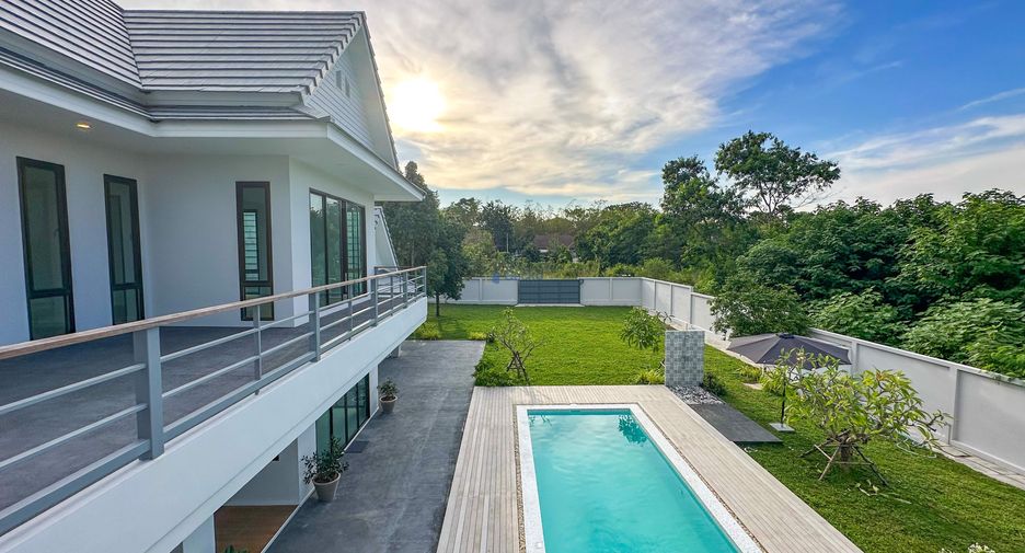 Haus zum Kauf mit 4 Zimmer in Sattahip, Chonburi