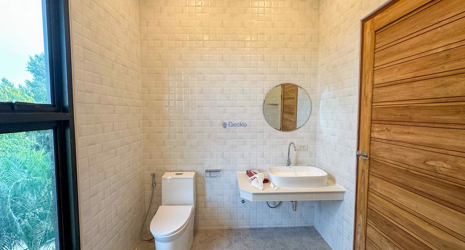 Haus zum Kauf mit 4 Zimmer in Sattahip, Chonburi