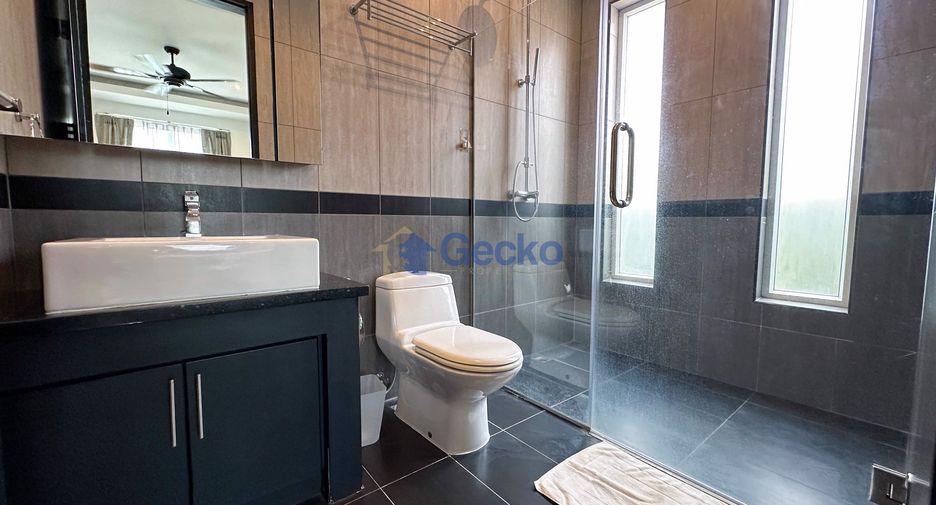 For sale 4 bedrooms house in Bang Lamung, Chonburi