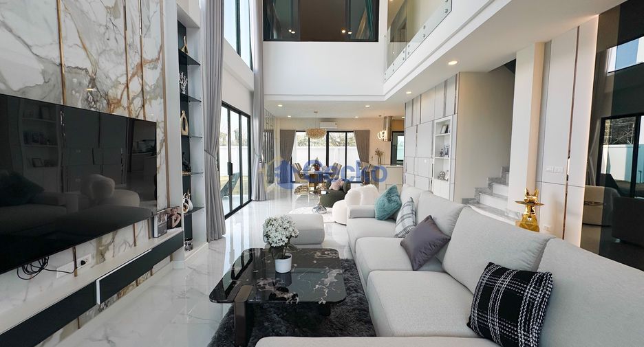 For sale 5 bedrooms house in East Pattaya, Pattaya