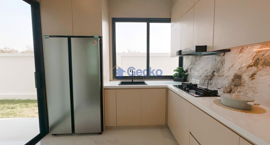 For sale 5 bedrooms house in East Pattaya, Pattaya
