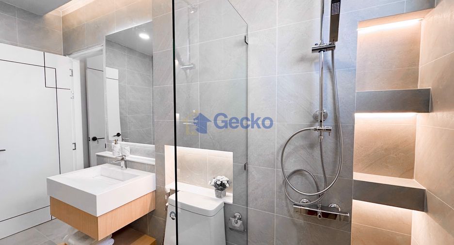 For sale 5 bedrooms house in East Pattaya, Pattaya