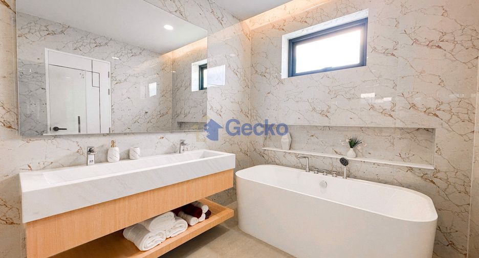 For sale 5 bedrooms house in East Pattaya, Pattaya