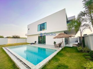 Haus zum Kauf mit 5 Zimmer in Bang Lamung, Chonburi