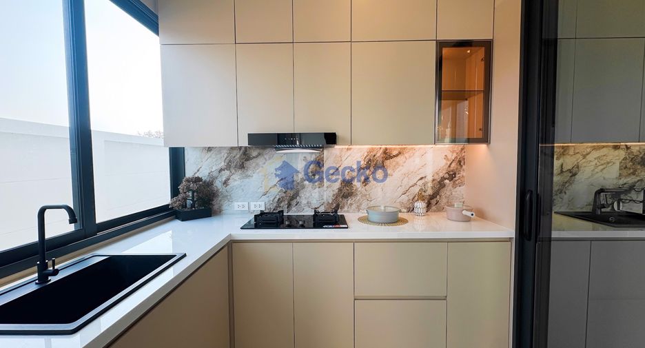 For sale 5 bedrooms house in East Pattaya, Pattaya