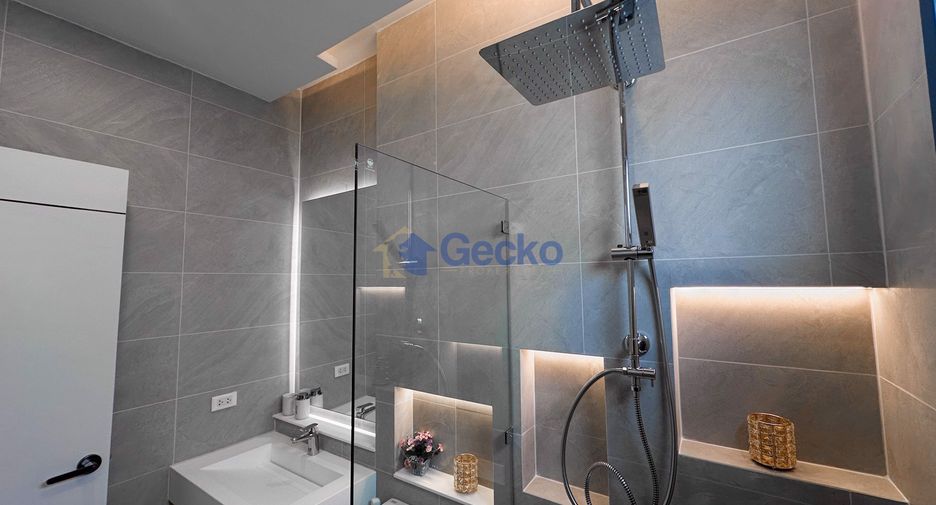 For sale 5 bedrooms house in East Pattaya, Pattaya