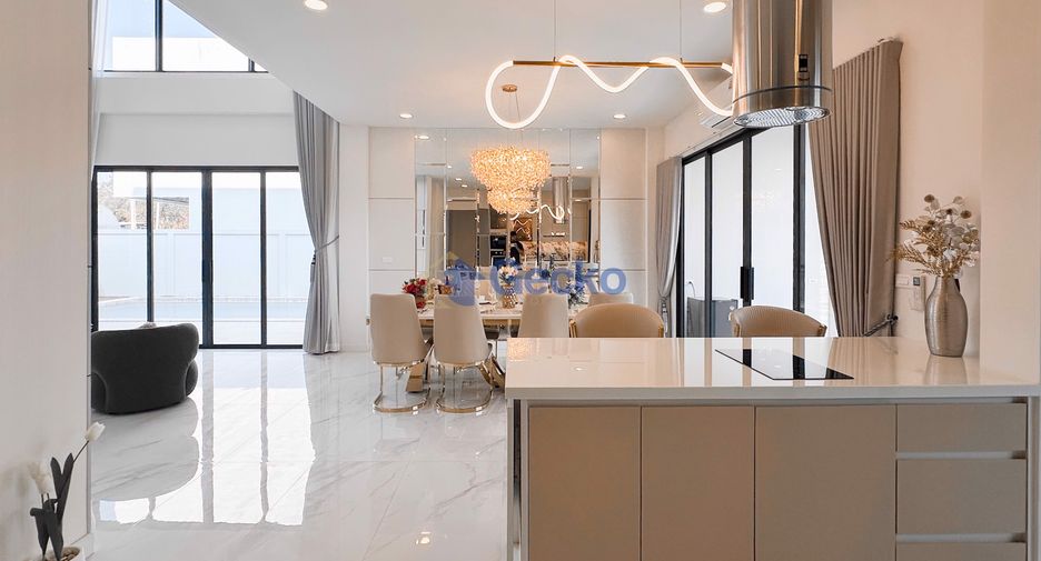 For sale 5 bedrooms house in East Pattaya, Pattaya
