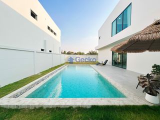 Haus zum Kauf mit 5 Zimmer in Bang Lamung, Chonburi