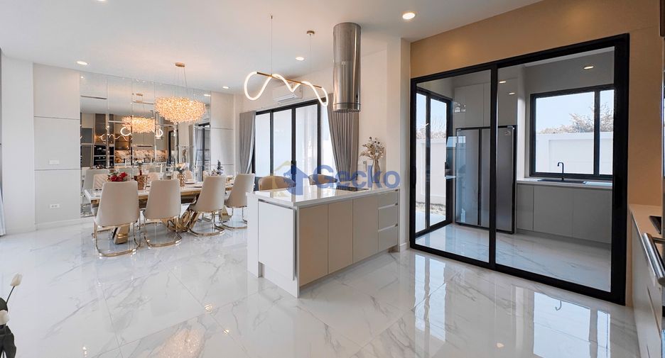 For sale 5 bedrooms house in East Pattaya, Pattaya