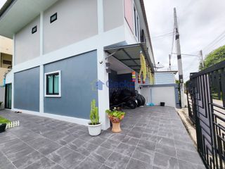Haus zum Kauf mit 2 Zimmer in Bang Lamung, Chonburi