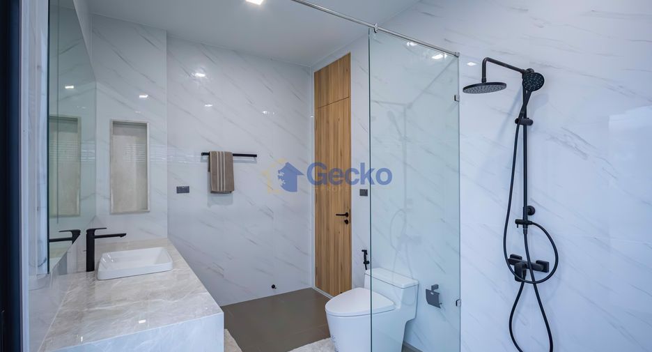 For sale 3 bedrooms house in East Pattaya, Pattaya