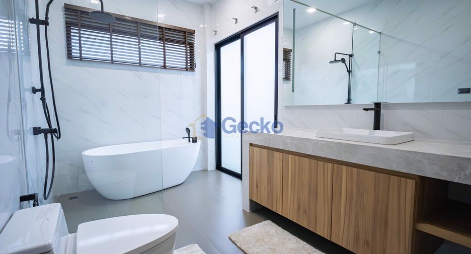 For sale 3 bedrooms house in East Pattaya, Pattaya