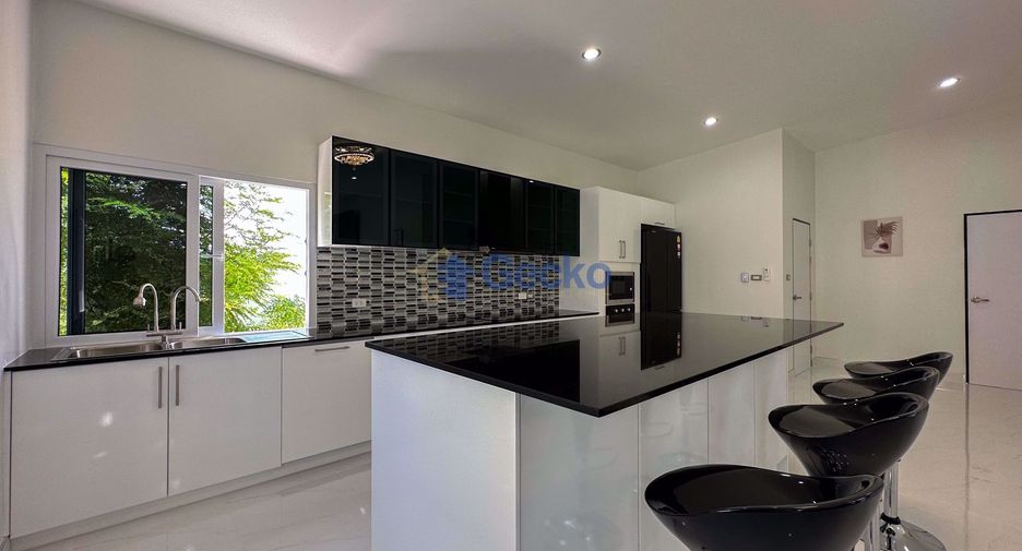 For rent そして for sale 3 ベッドルーム house in Bang Lamung, Chonburi