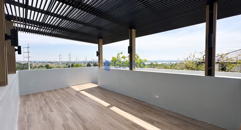 For sale 4 bedrooms house in Bang Lamung, Chonburi