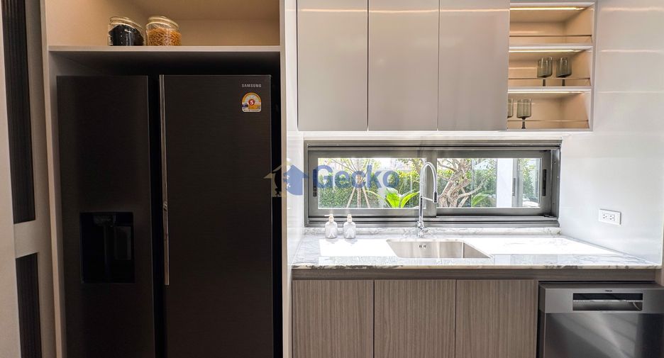 For sale 4 bedrooms house in Bang Lamung, Chonburi