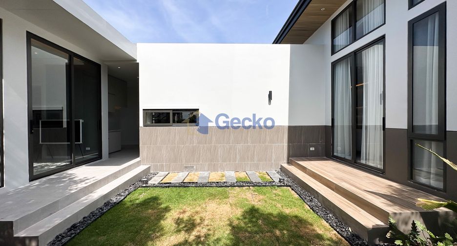 For sale 4 bedrooms house in Bang Lamung, Chonburi