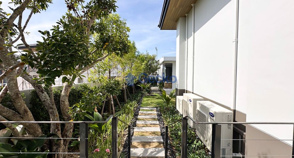 For sale 4 bedrooms house in Bang Lamung, Chonburi