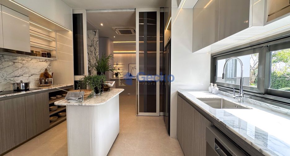 For sale 4 bedrooms house in Bang Lamung, Chonburi
