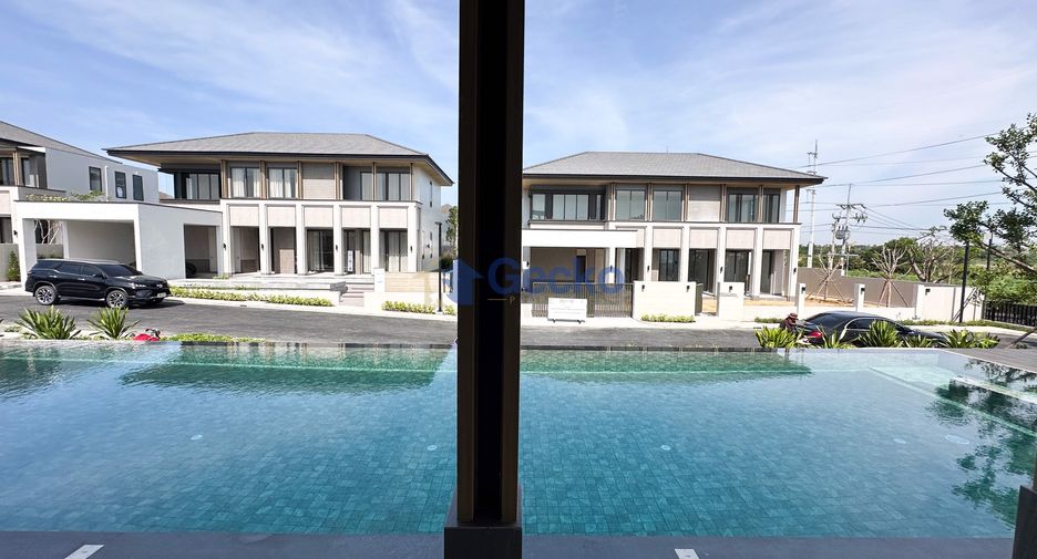 For sale 4 bedrooms house in Bang Lamung, Chonburi