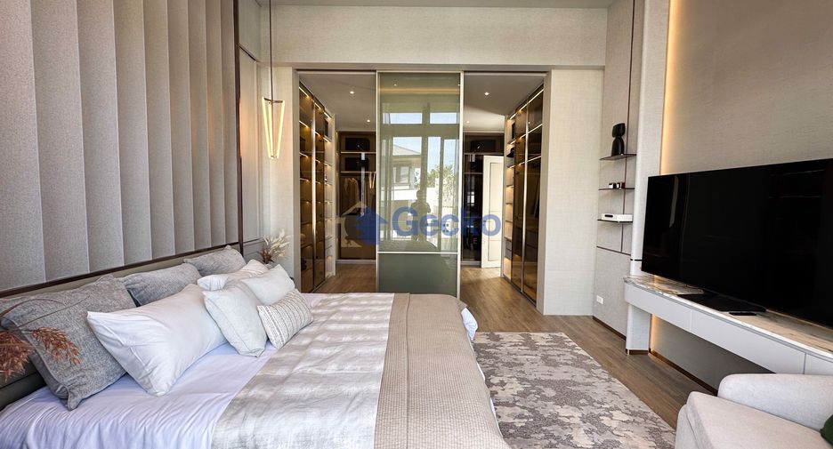 For sale 4 bedrooms house in Bang Lamung, Chonburi