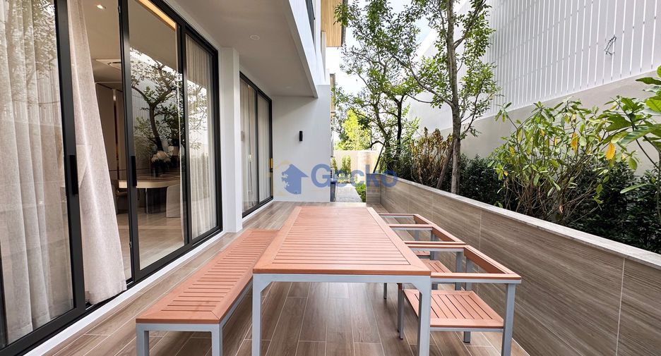 For sale 4 bedrooms house in East Pattaya, Pattaya