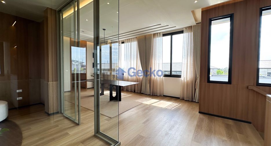 For sale 4 bedrooms house in East Pattaya, Pattaya