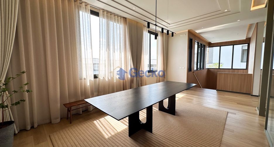 For sale 4 bedrooms house in East Pattaya, Pattaya