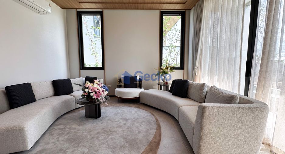 For sale 4 bedrooms house in East Pattaya, Pattaya