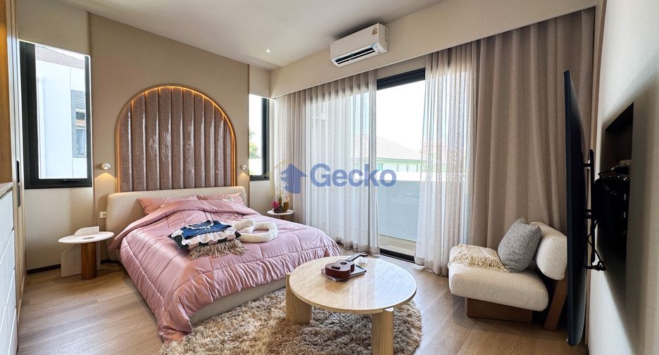 For sale 4 bedrooms house in East Pattaya, Pattaya