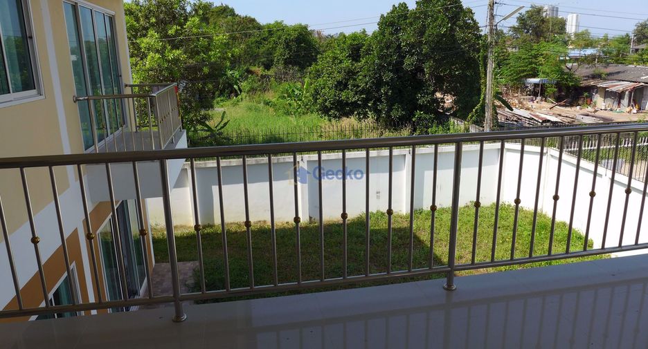 For rent and for sale 4 bedrooms house in East Pattaya, Pattaya