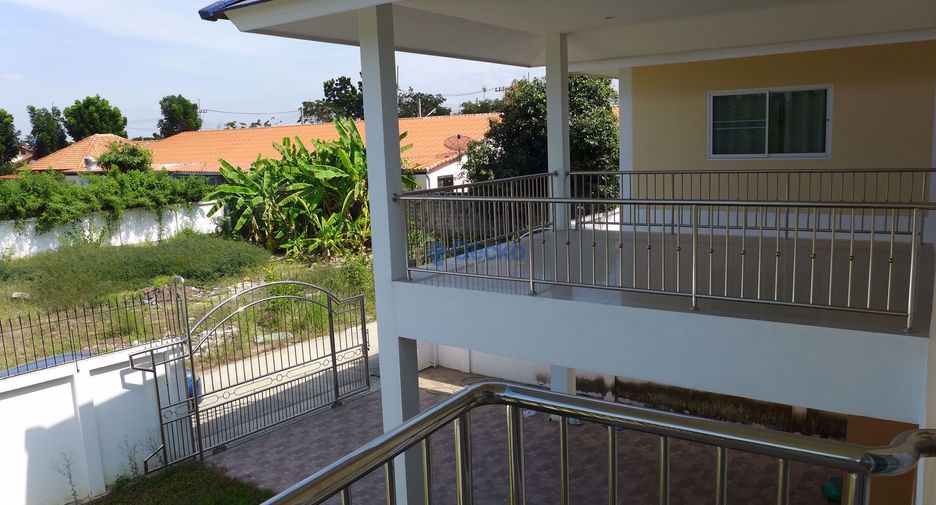For rent and for sale 4 bedrooms house in East Pattaya, Pattaya