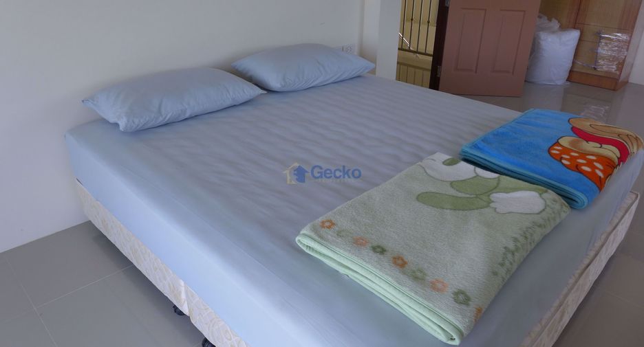 For rent and for sale 4 bedrooms house in East Pattaya, Pattaya