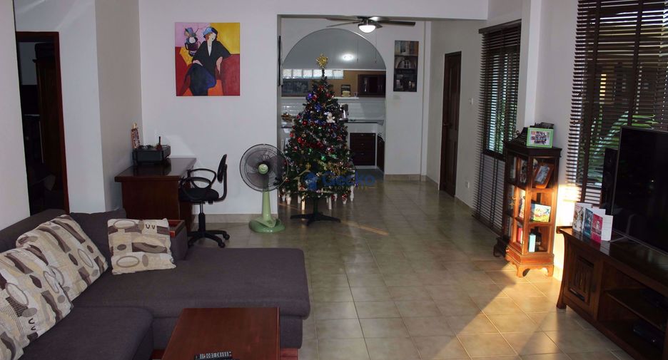 À vendre 4 chambres maison à East Pattaya, Pattaya