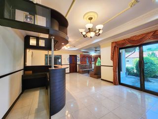 À louer et à vendre 4 chambres maison à Bang Lamung, Chonburi