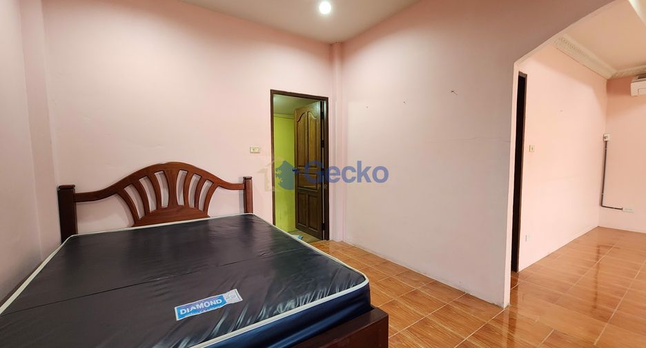 À louer et à vendre 4 chambres maison à East Pattaya, Pattaya