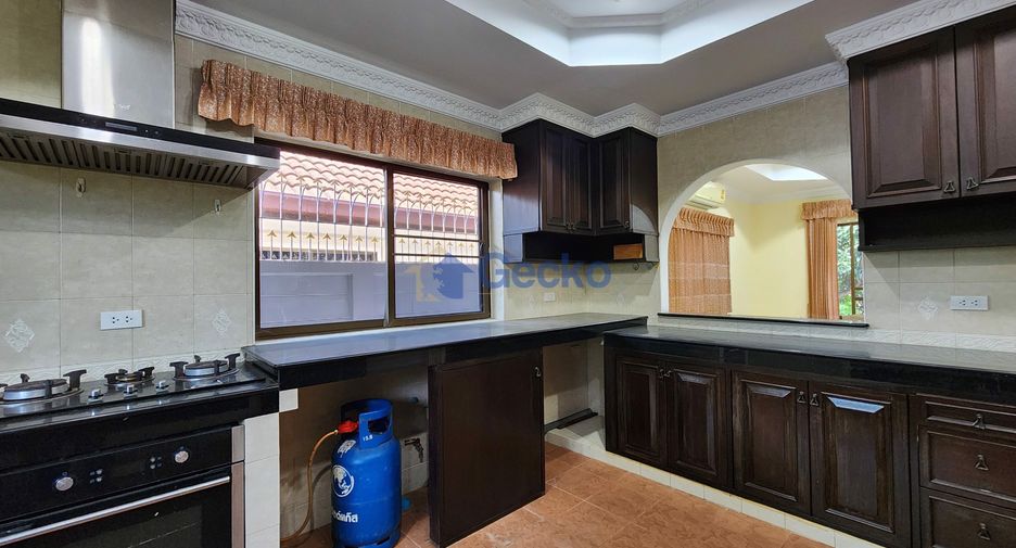 À louer et à vendre 4 chambres maison à East Pattaya, Pattaya