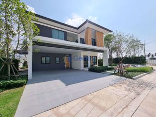 For sale 4 bedrooms house in Bang Lamung, Chonburi
