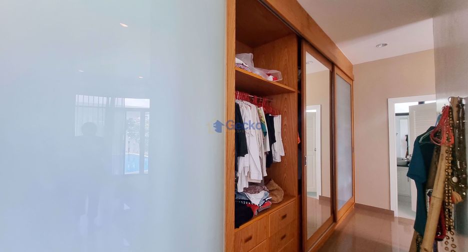 For sale 3 bedrooms house in East Pattaya, Pattaya