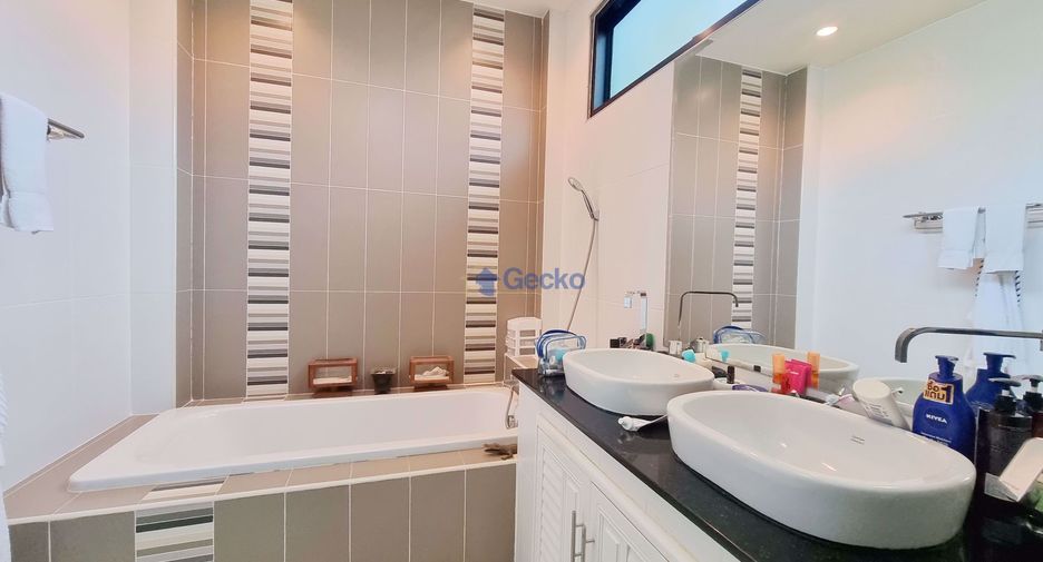 For sale 3 bedrooms house in East Pattaya, Pattaya