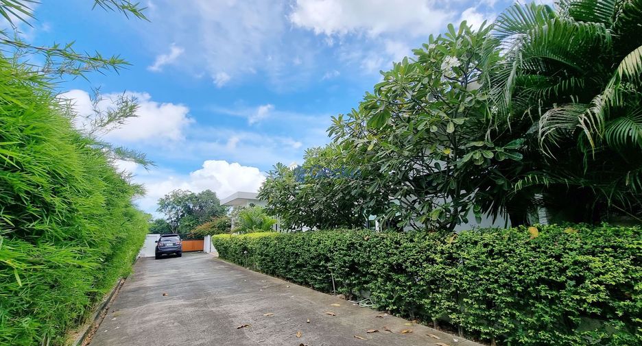 For sale 3 bedrooms house in East Pattaya, Pattaya