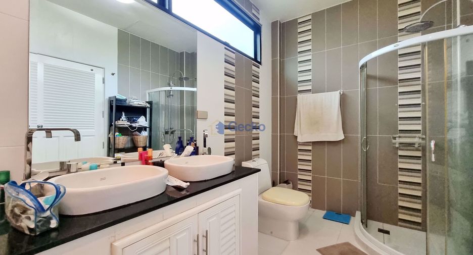 For sale 3 bedrooms house in East Pattaya, Pattaya