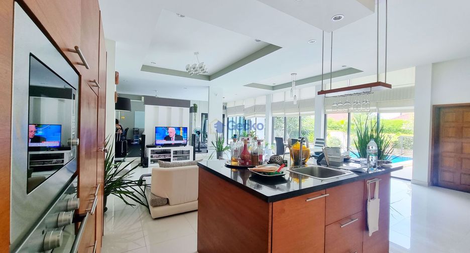For sale 3 bedrooms house in East Pattaya, Pattaya