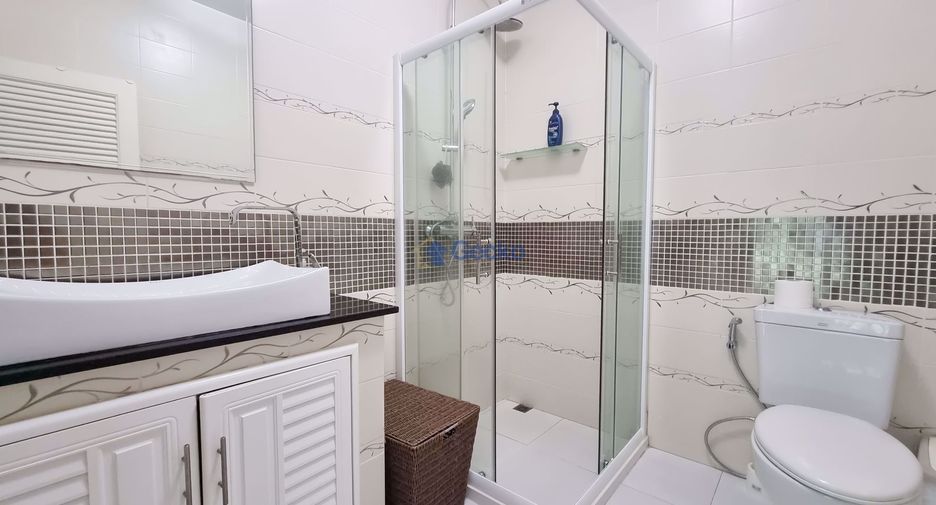 For sale 3 bedrooms house in East Pattaya, Pattaya